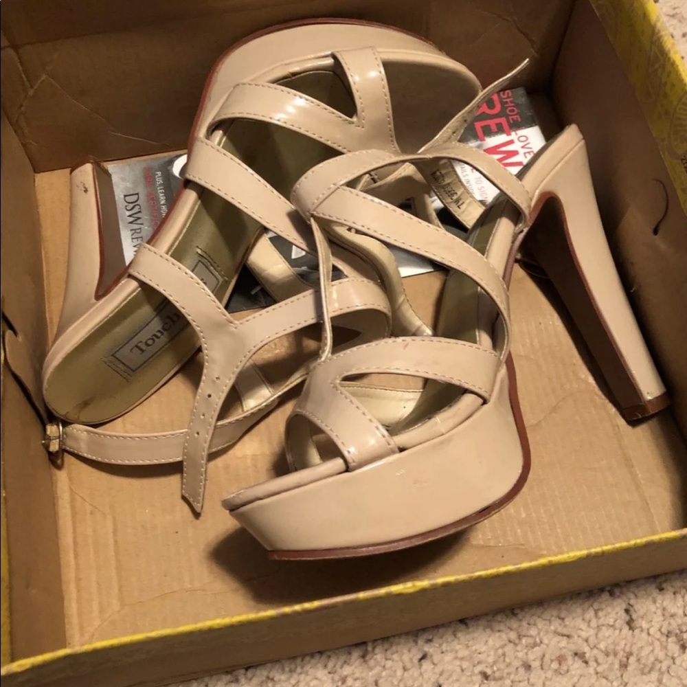 Nude queenies heels